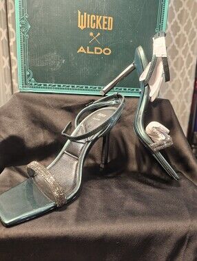 Rare ALDO x WICKED “Bewitching” Heels Emerald Green Size 7.5 New in Box